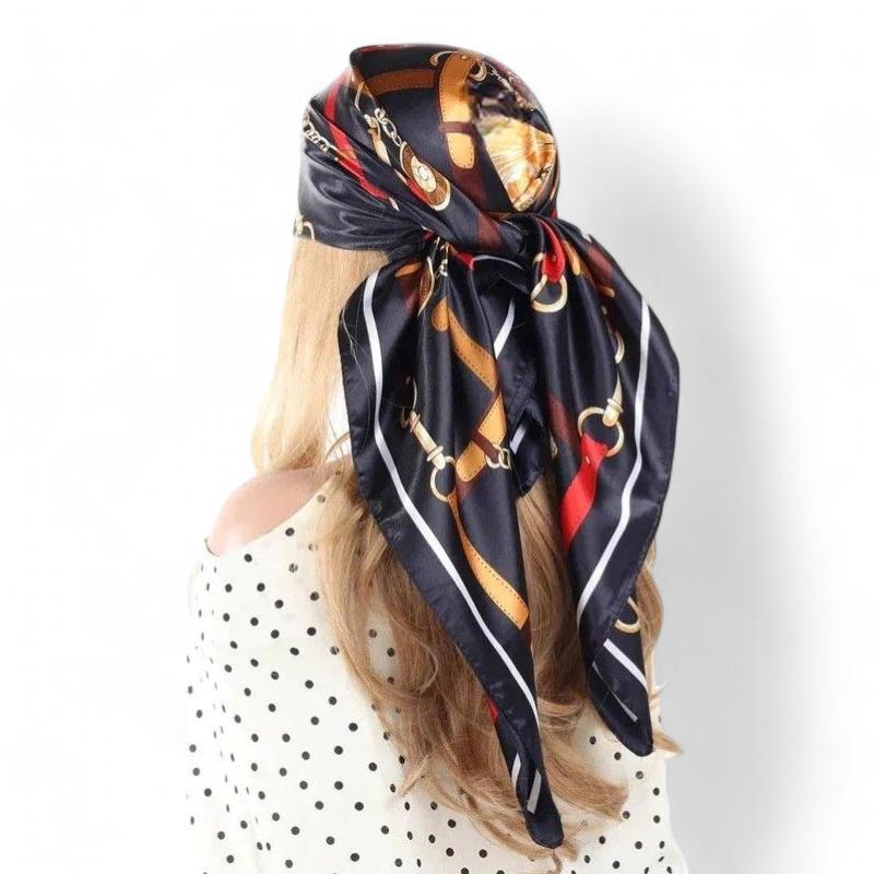 Accessoire carré à nouer aux cheveux