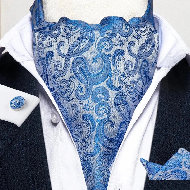 Accessoire cravate en soie pour homme