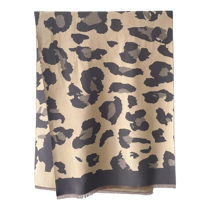 Accessoire féminin à motif léopard