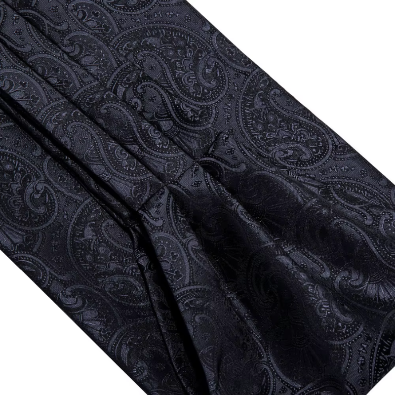 Ascot avec boutons et pochette en soie