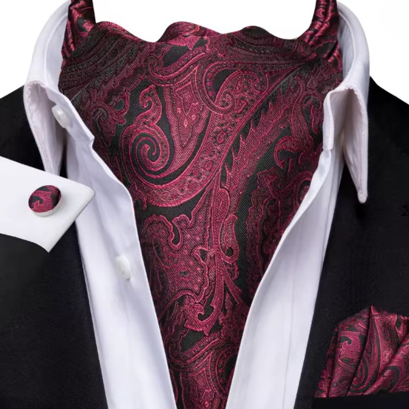 Ascot en soie avec pochette et boutons