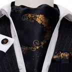 Ascot en soie pourvu de boutons et pochette