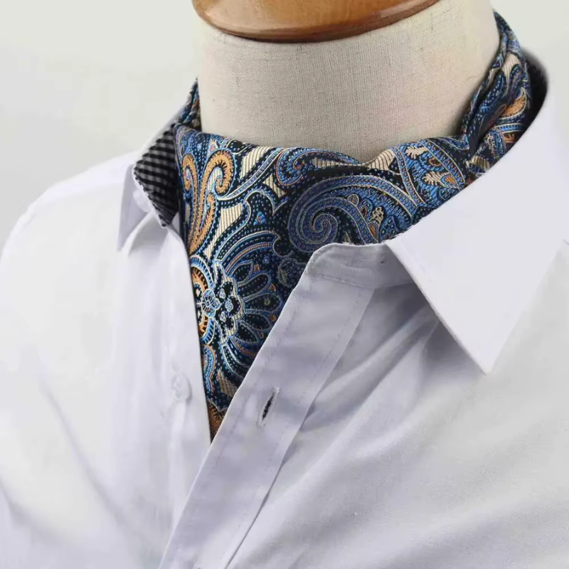 Ascot masculin élégant