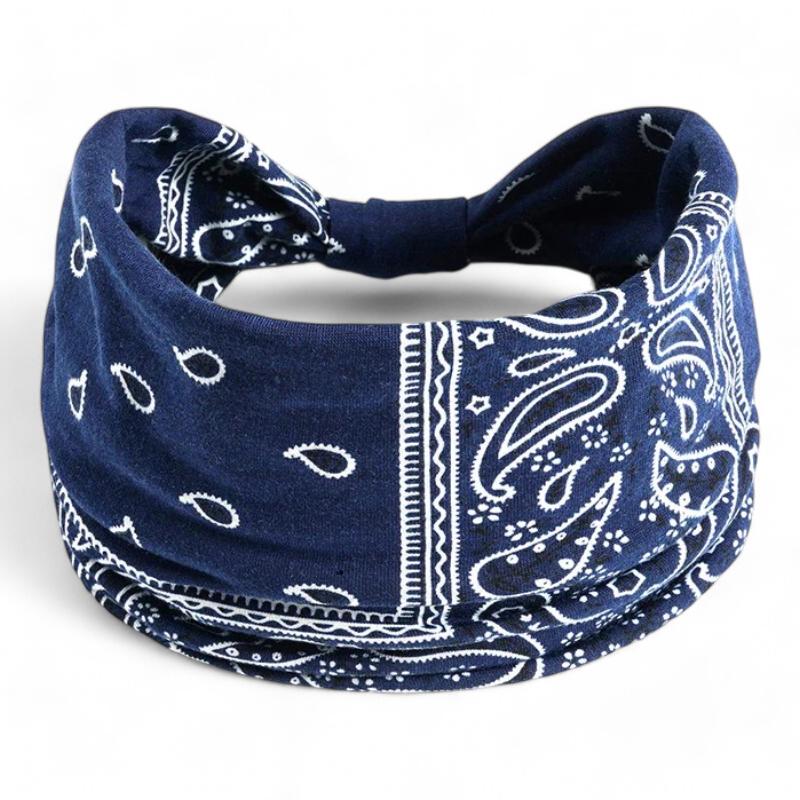 Bandana transformé en bandeau croisé