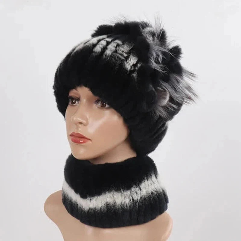 Bonnet de fourrure et écharpe coordonnée