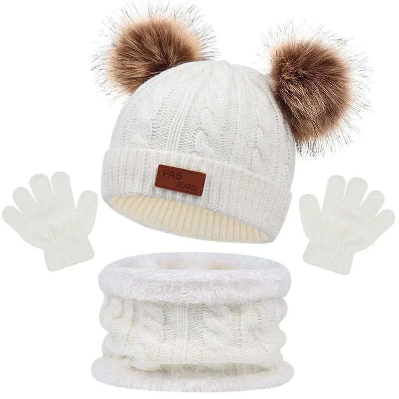Bonnet écharpe et gants en ensemble pour enfant