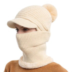 Bonnet façon casquette et écharpe