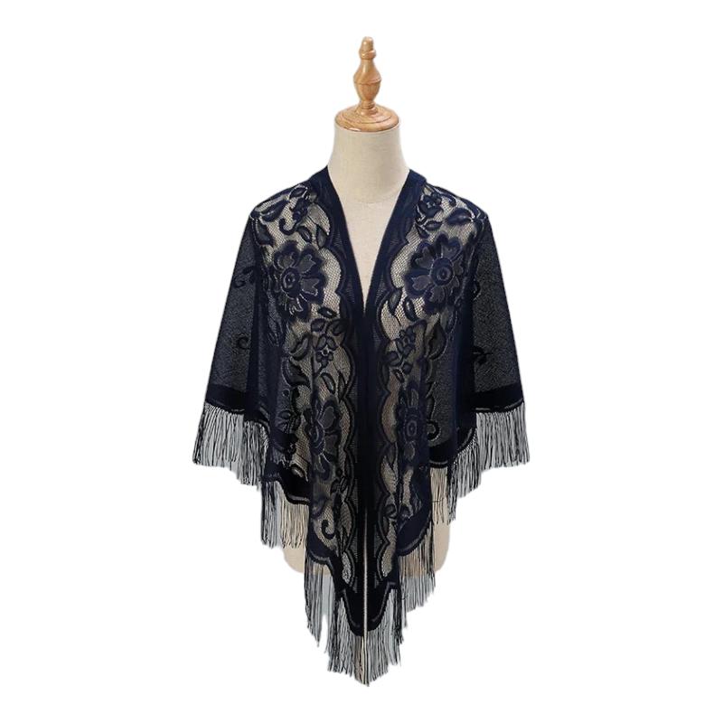 Cape façon châle en crochet dentelle