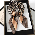 Carré destiné aux femmes façon foulard
