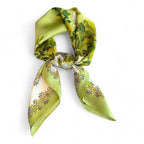 Carré façon foulard de petite taille en couleur