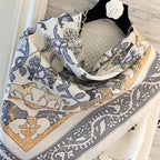 Carré femme luxueux en soie