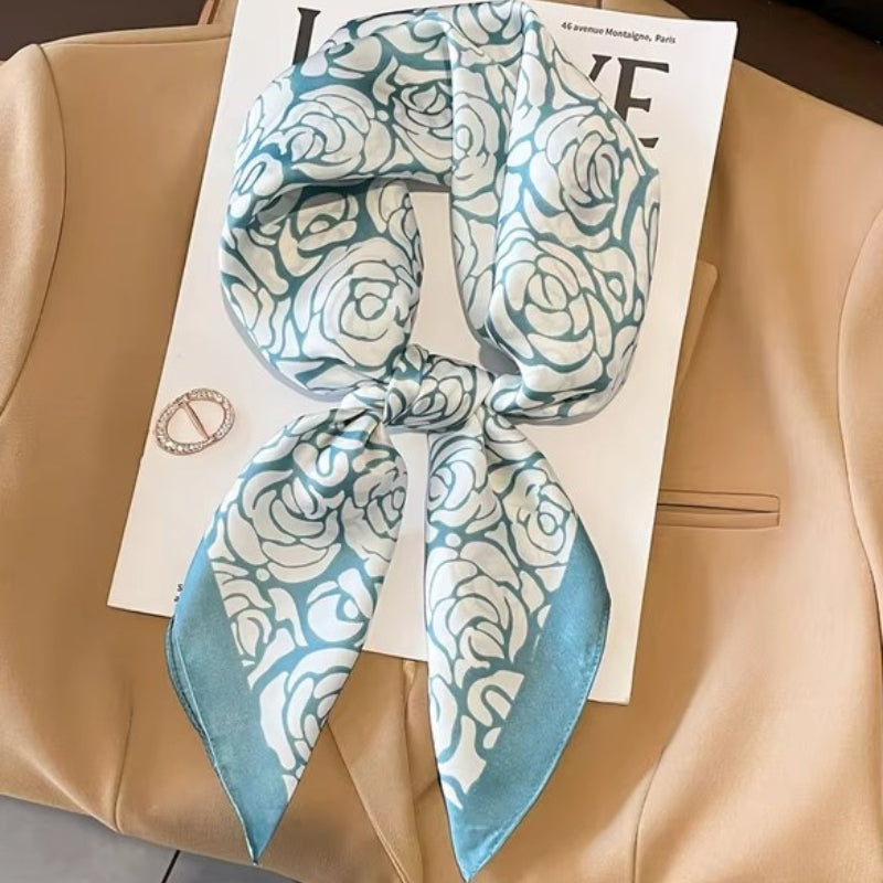 Carré pour femme à porter comme foulard