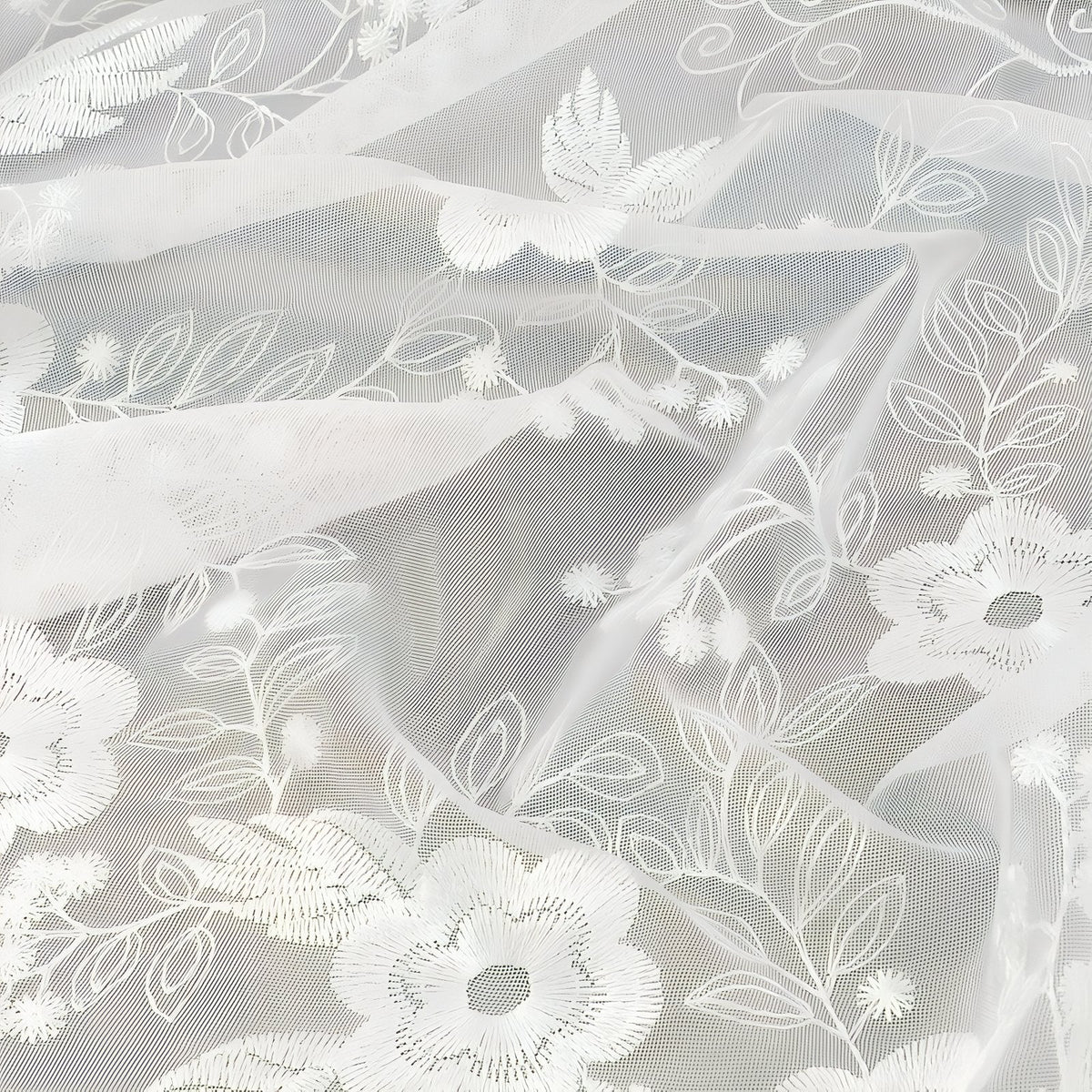 Châle en dentelle de couleur blanche