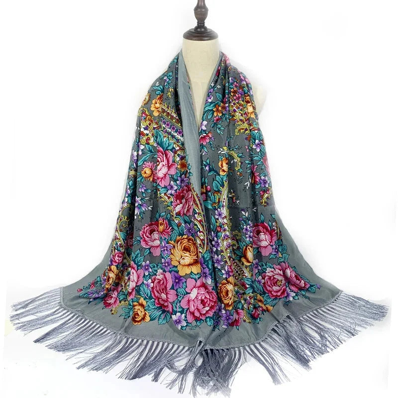 Châle foulard dans le style russe