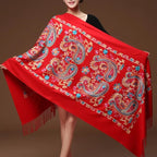 Châle orné de broderies pour femme