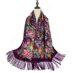 Châle russe porté en foulard