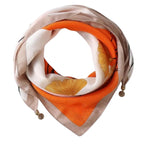 Chèche décoré de breloques façon foulard