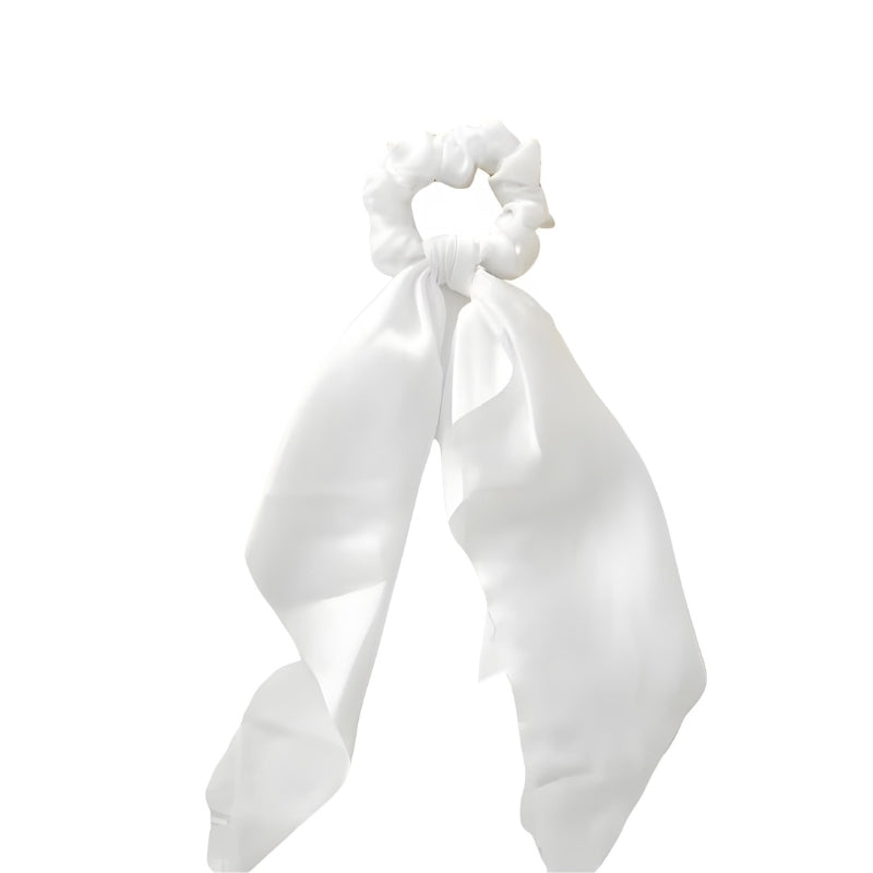 Chouchou de satin avec foulard