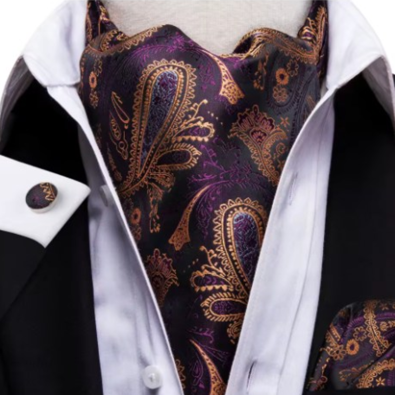 Cravate en soie façon ascot