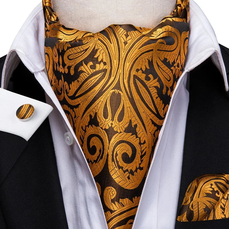 Cravate style ascot de soie