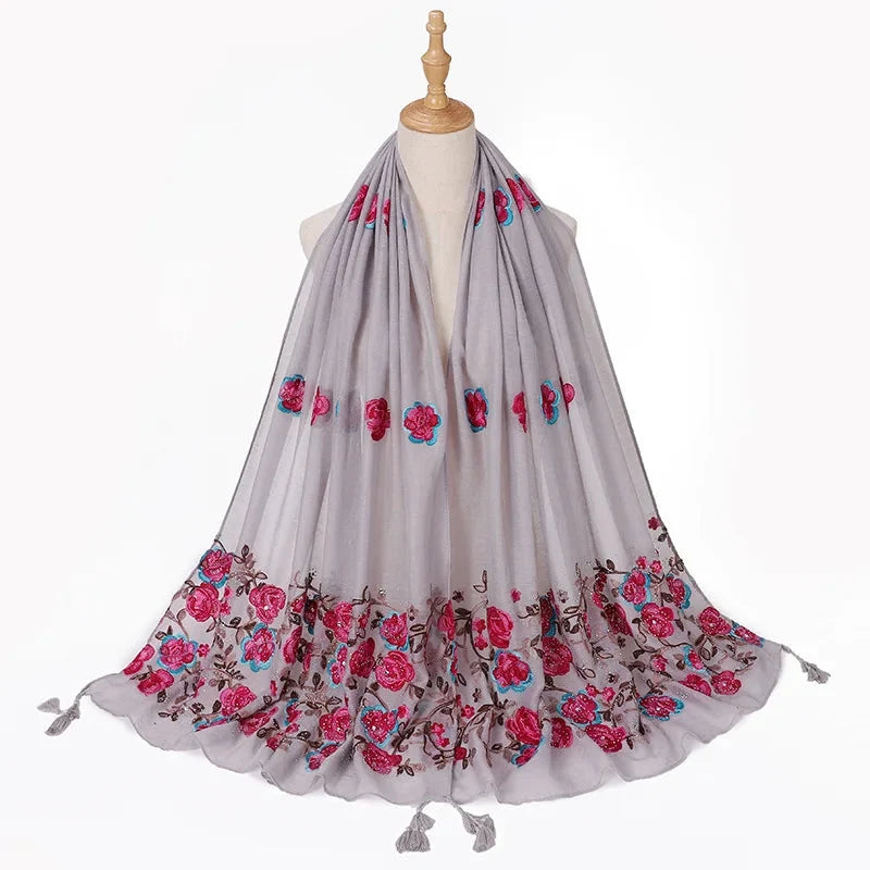 Écharpe à ornements floraux brodés