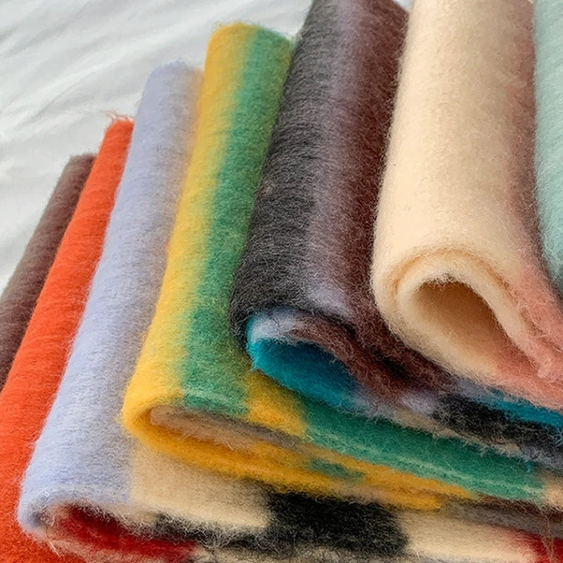 Écharpe aux couleurs variées et épaisse