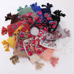 Écharpe avec broderies florales