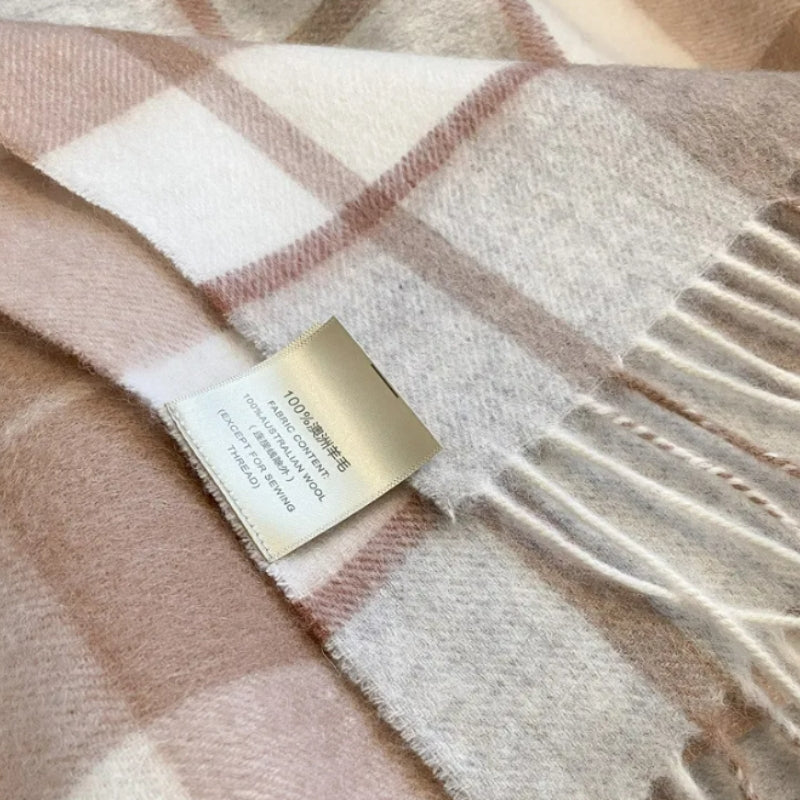 Écharpe de laine à carreaux pour femme