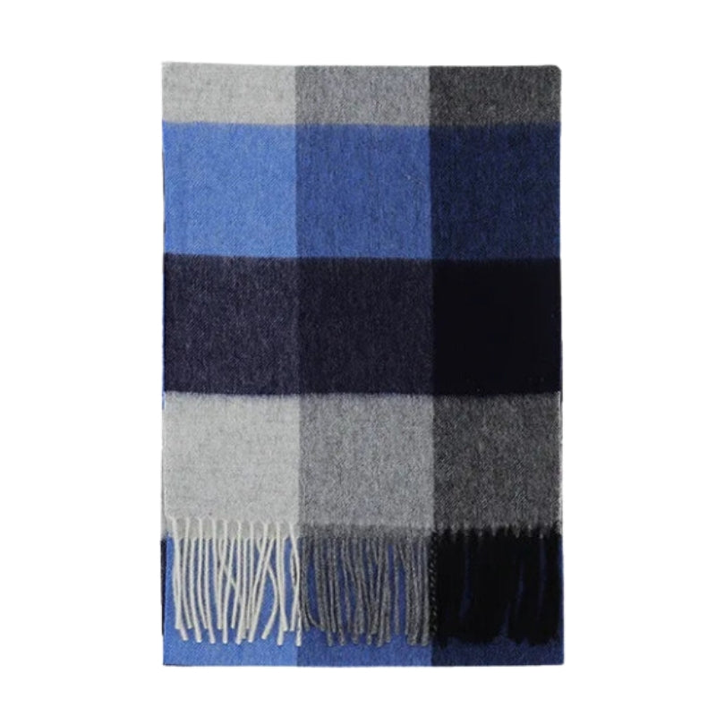 Écharpe décorée de carreaux tartan