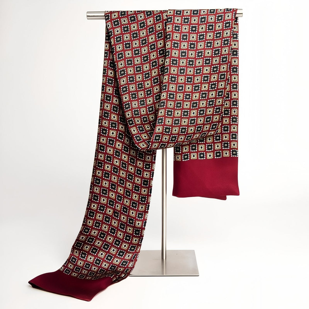 Écharpe en soie de style masculin