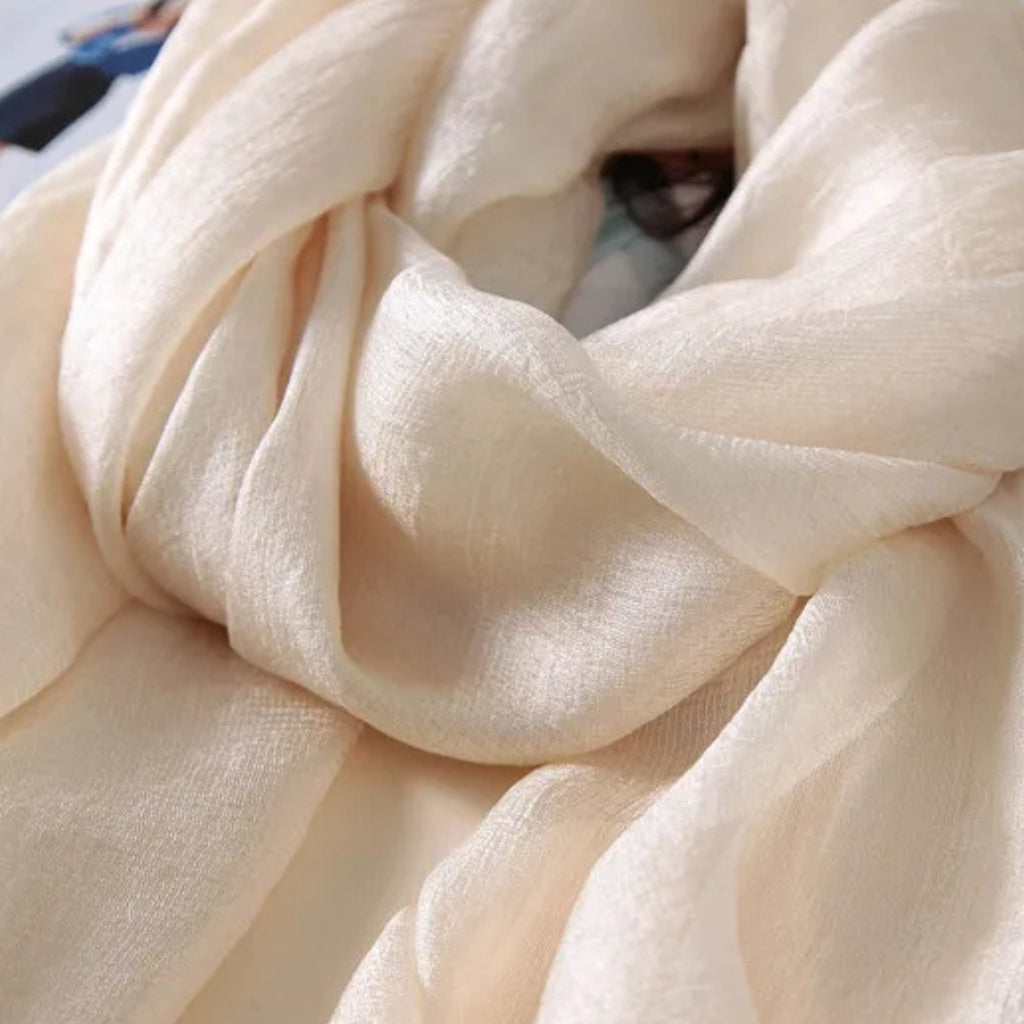 Écharpe fantaisie réalisée en satin