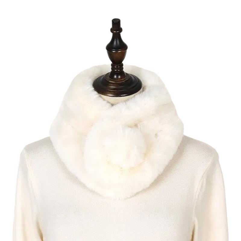 Écharpe femme à effet fausse fourrure