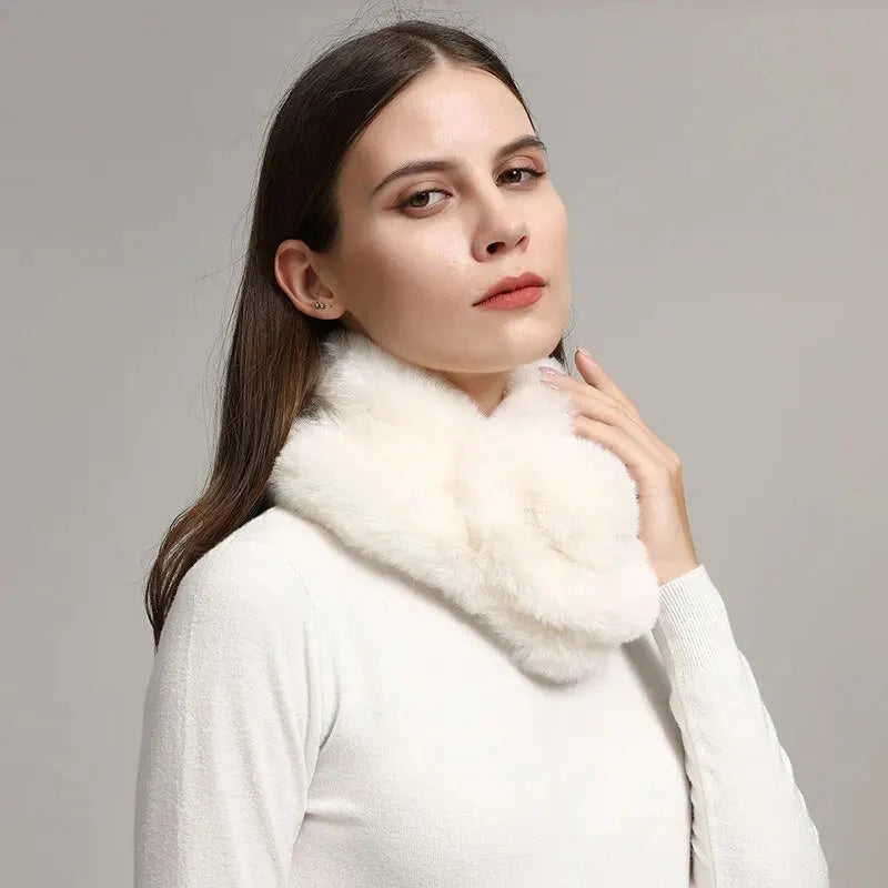 Écharpe femme confectionnée en fausse fourrure