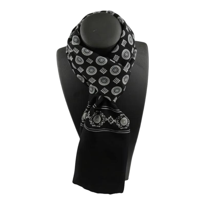 Écharpe foulard destinée aux hommes