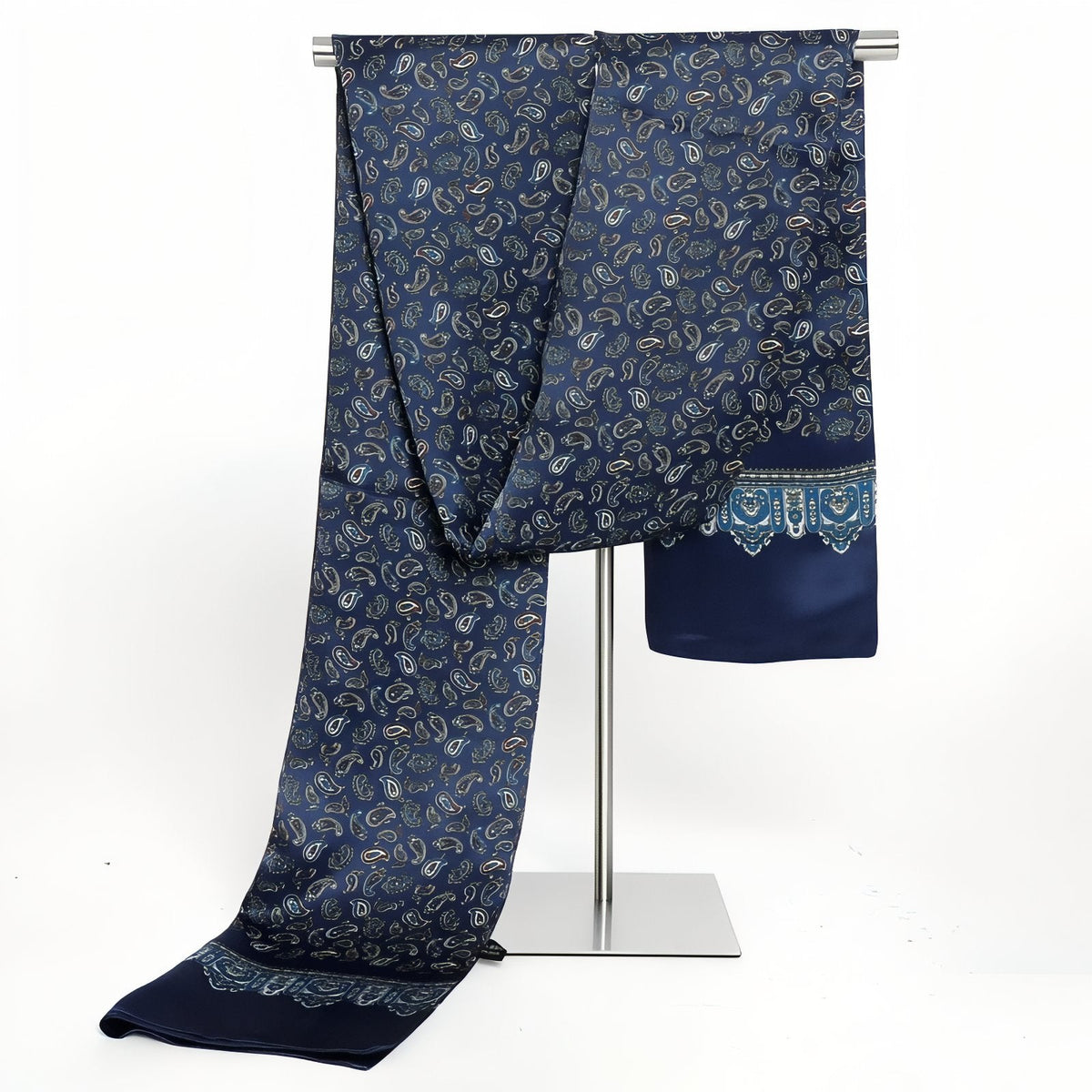 Écharpe homme en soie d'inspiration vintage