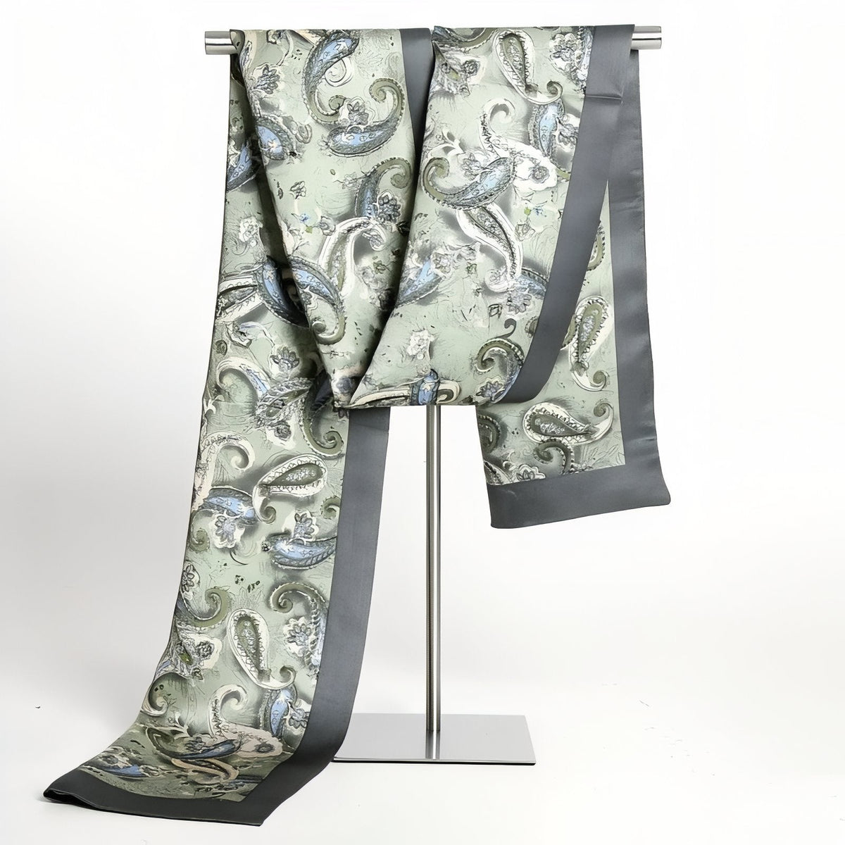Écharpe homme soyeuse au style vintage