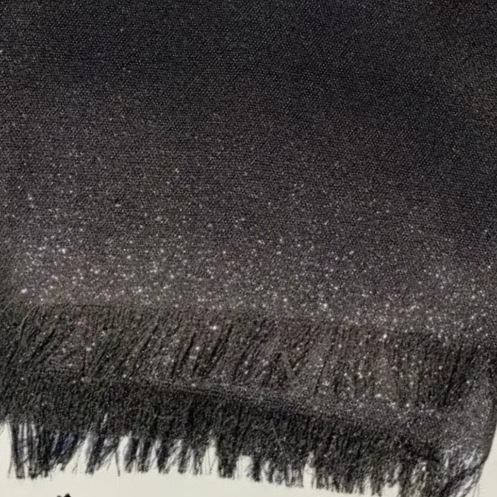 Écharpe noire avec paillettes