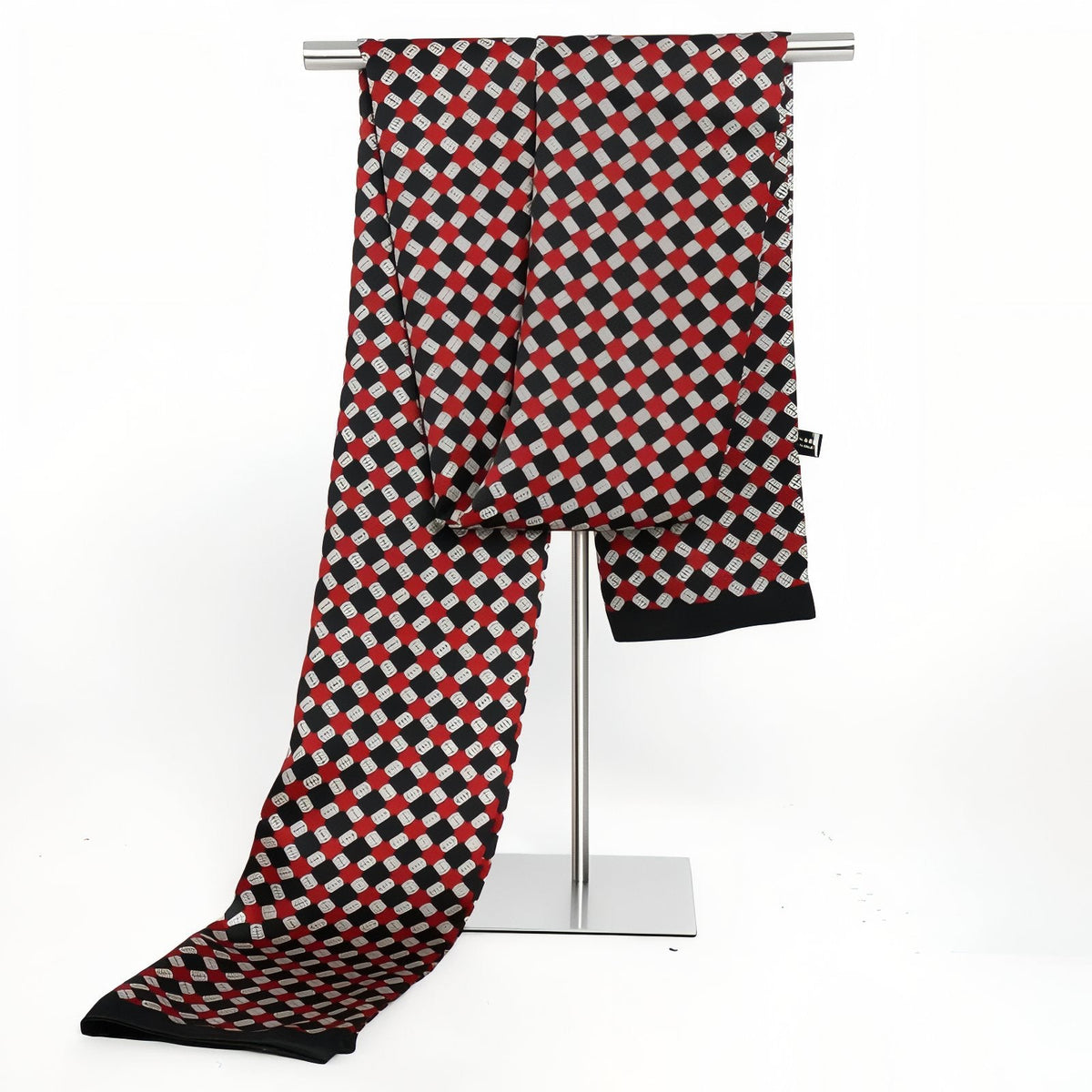 Écharpe soyeuse de style masculin
