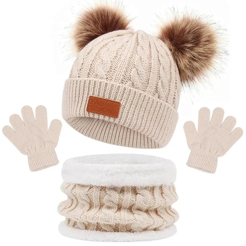 Ensemble enfant bonnet gants écharpe