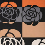 Étole avec motif de camélia géométrique