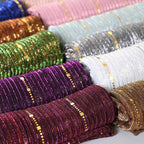Étole décorée de paillettes