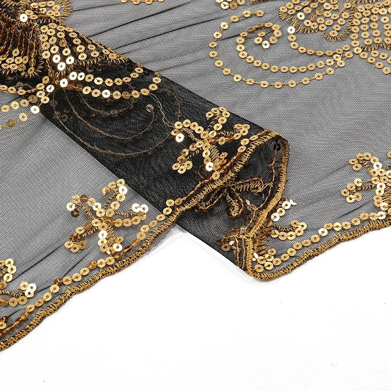 Étole décorée de sequins et paillettes