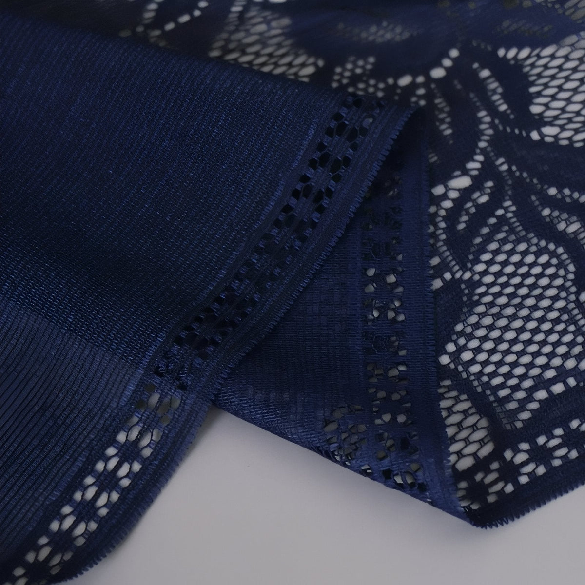 Étole et châle en style dentelle