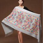 Étole féminine à broderies