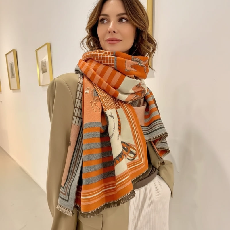 Étole ornée de motifs graphiques