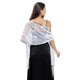Blanco y plateado