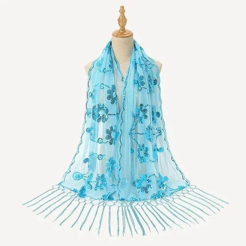Étole pour femme invitée à un mariage