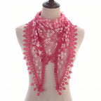 Foulard à coupe triangle en dentelle