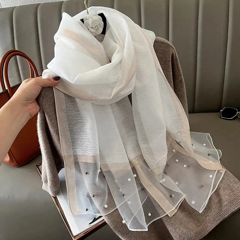 Foulard à ornements perlés