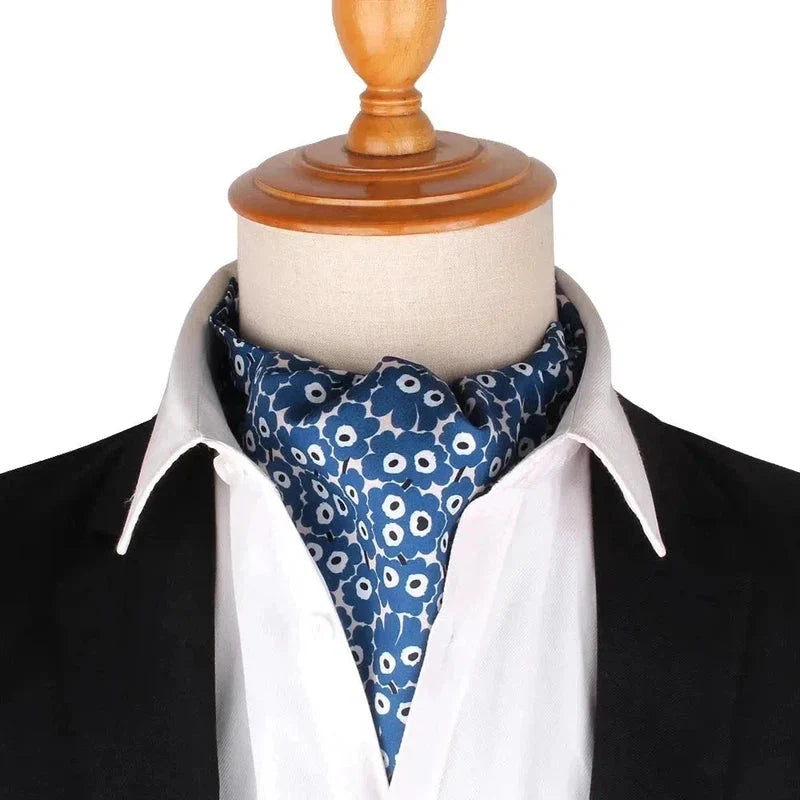 Foulard ascot aux motifs décoratifs